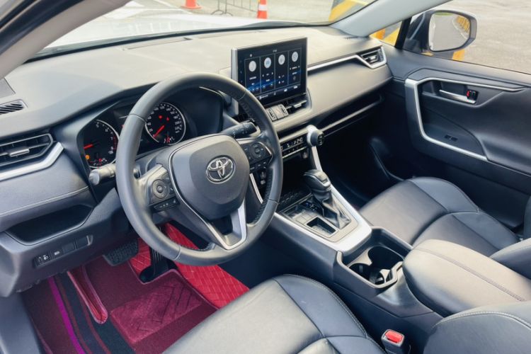 Used Toyota Wildlander 2021 2.0L CVT Two-Wheel Drive Luxury Edition Interior 2