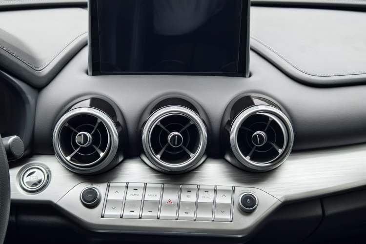 Used Wey VV7 2019 Upgraded Model 2.0T Luxury Version China V Standard