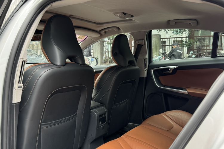 Used Volvo S60 2013 T5 Prestige Edition
