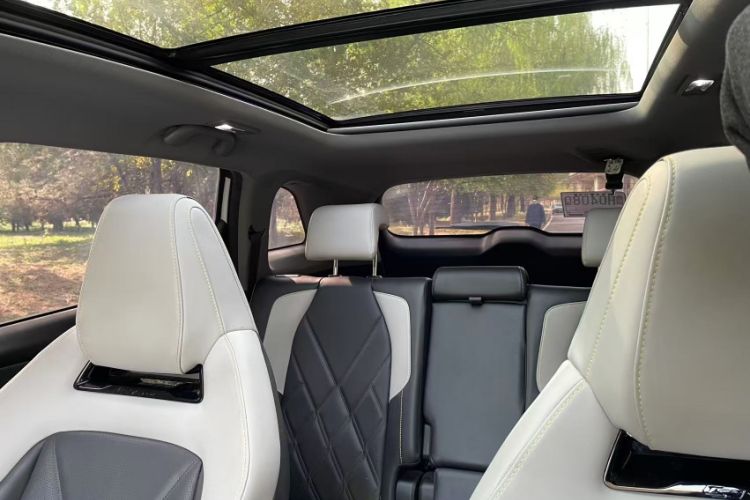 Used CHANGAN CS75 PLUS 2023 3rd Generation 2.0T Automatic Prestige Version Interior 8