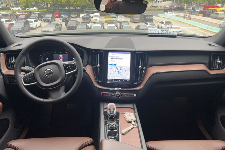 Used Volvo XC60 2023 B5 4x4 Smart Luxury Edition
