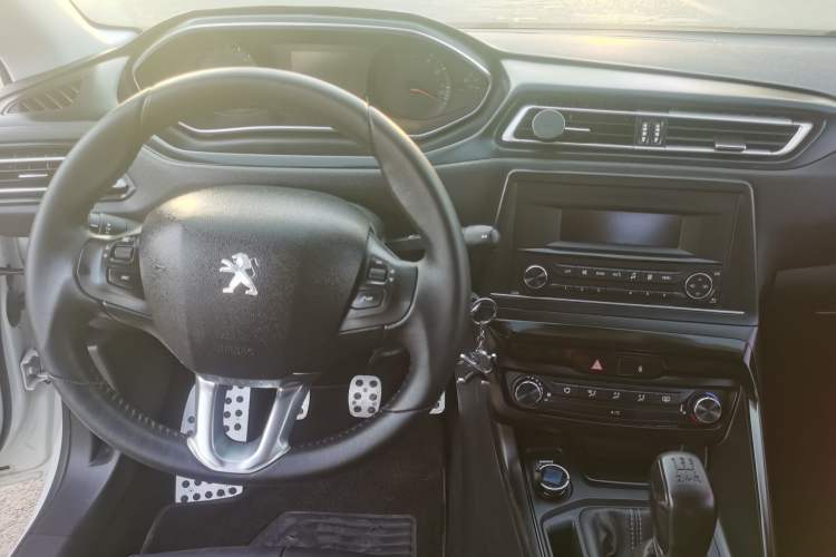 Used Peugeot 308 2018 1.6L Manual Fashion Edition Audio And AC Panel