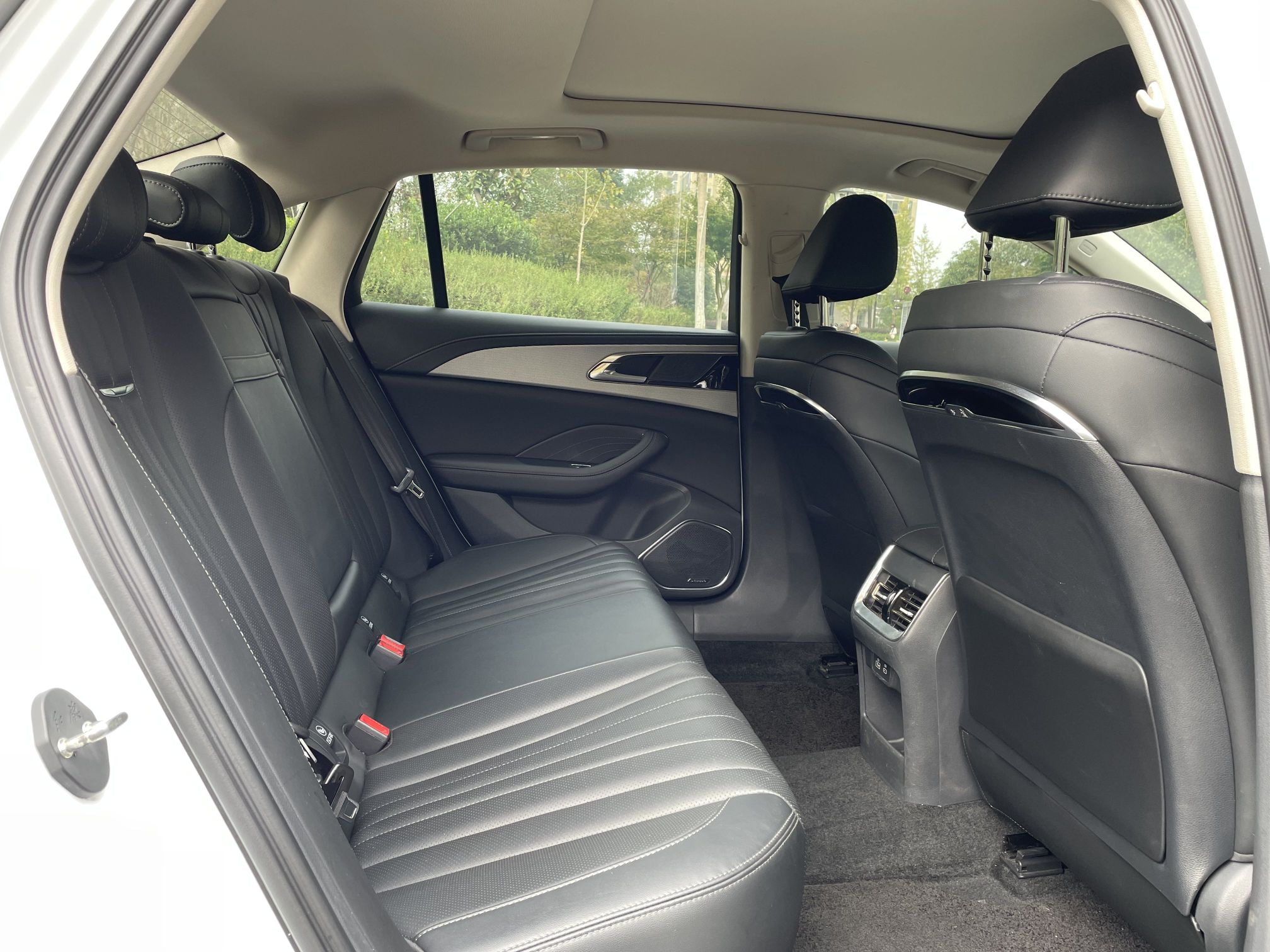 Hongqi H5 2023 2.0T Automatic Smart Connect Flagship Edition - Chinese Trim Xiang — снимка 15
