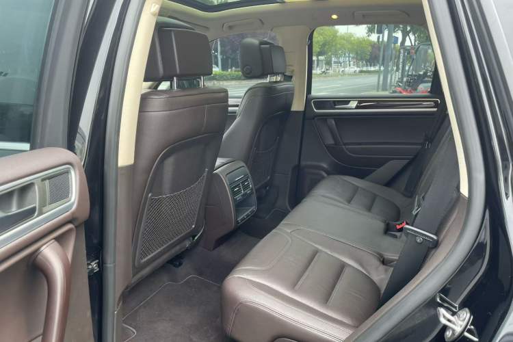 Used Volkswagen Touareg 2014 3.0 TSI New Edition
