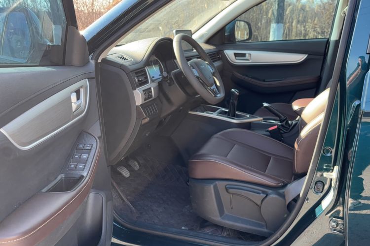 Used FORTHING T5 2023 Grand Edition 1.6L Manual Dream Version Five Seats
