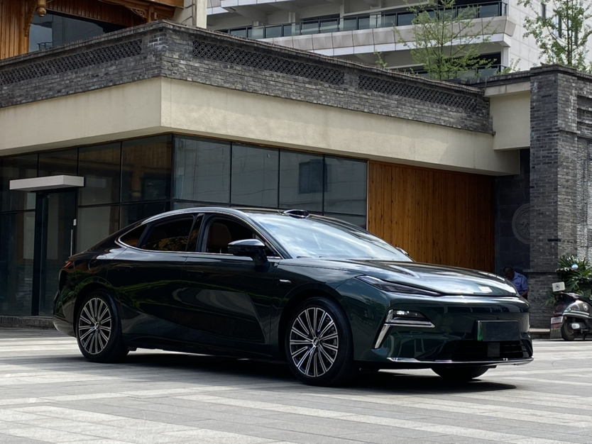 Geely Galaxy 8 2025 130km EM-P Starship Edition — снимка 6