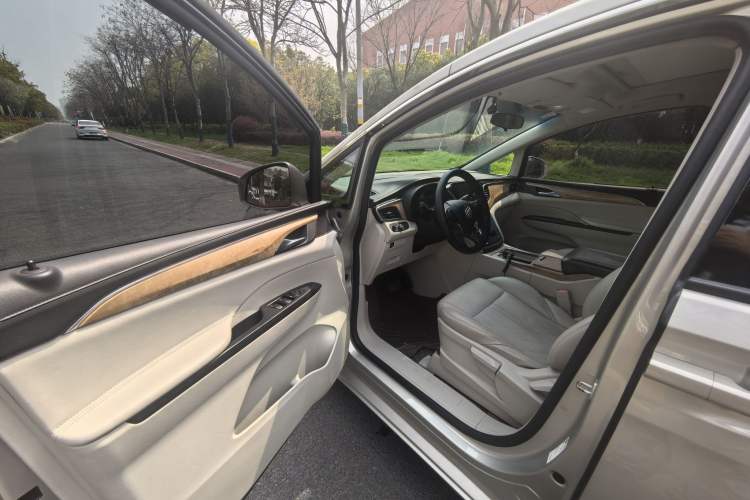 Used Buick GL8 2018 ES 28T Comfort Model China VI Standard