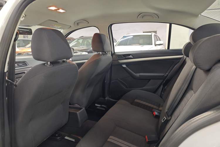 Used Volkswagen Lavida 2019 Lavida Start 1.5L Automatic Trendy Version China VI Standard Interior 4