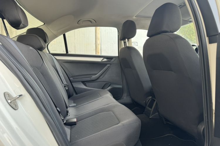 Used Volkswagen Jetta 2015 1.6L Automatic Comfort Model Interior 3