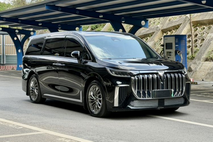 Used VOYAH Dream 2024 PHEV Ultra-Long Range Flagship Edition Exterior 8