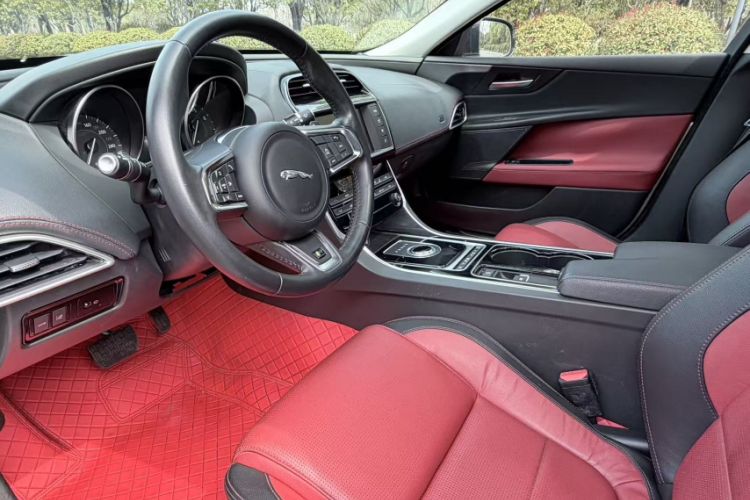 Used Jaguar XE 2017 2.0T 200 PS R-Sport