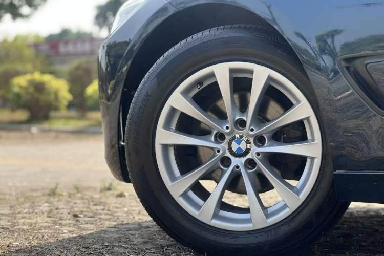 Used BMW 3 Series GT 2013 320i Leading Model