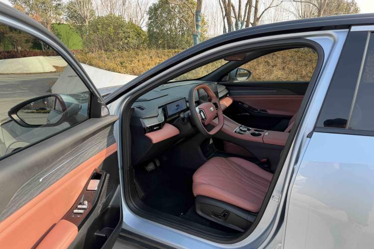 Used Geely Galaxy L6 2025 EM-i 140km Starship Edition