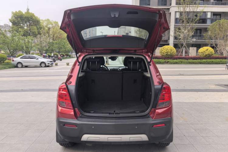 Used Chevrolet Trax 2014 1.4T Automatic Two-Wheel Drive Luxury Model Trunk