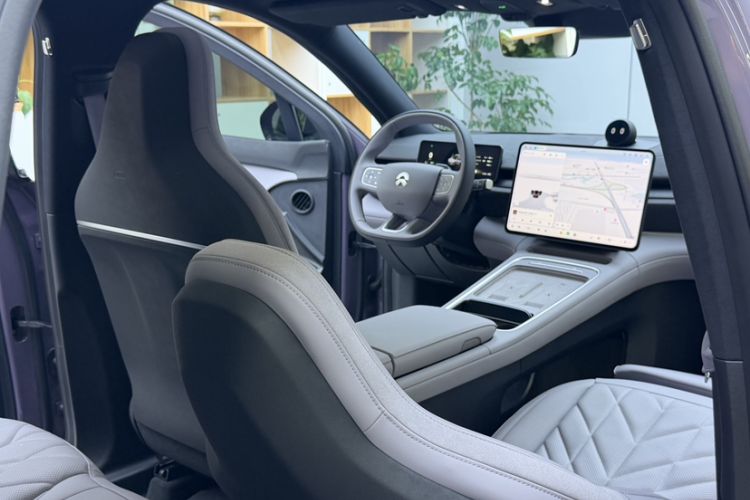 Used Nio EC6 2025 75 kWh Interior 8