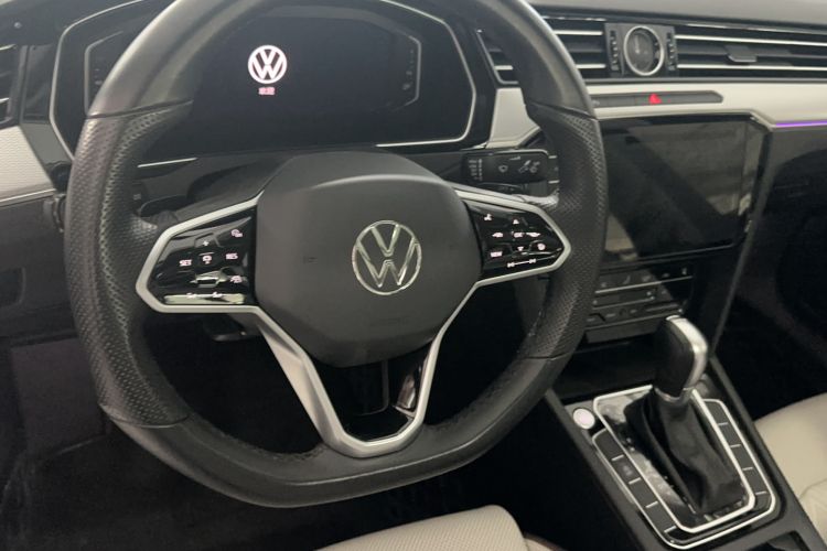 Used Volkswagen Magotan 2023 2 Million Units Commemorative Edition 330TSI DSG Luxury Version Steering Wheel