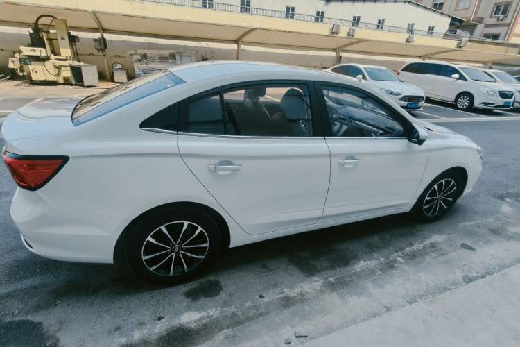 Used Roewe i5 2020 1.5L Automatic 4G Connect Luxury Flagship Edition