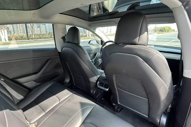 Used Tesla Model 3 2019 Long-Range Rear-Wheel-Drive Version
