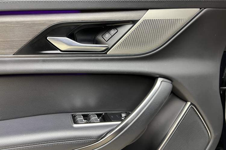 Used Jaguar XFL 2022 XFL 2.0T P200 Two-Wheel-Drive Elite Luxury Edition