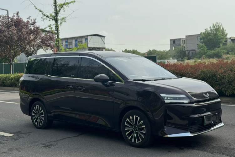 Used Wuling Starlight 730 2025 Model Pure Electric 500km Luxury Edition