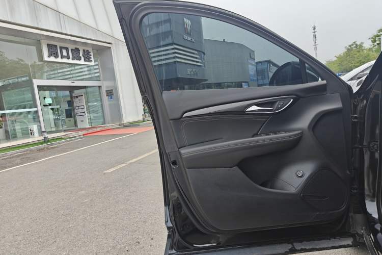 Used Buick Envision 2023 Encore Plus 652T Five-Seat Luxury Model