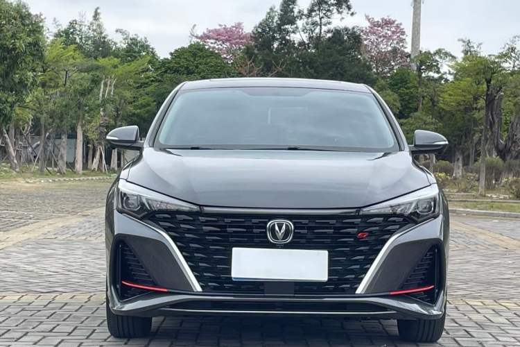 Used CHANGAN Eado 2023 Changan Edition PLUS Blue Whale NE 1.4T GDI DCT Prestige Version
