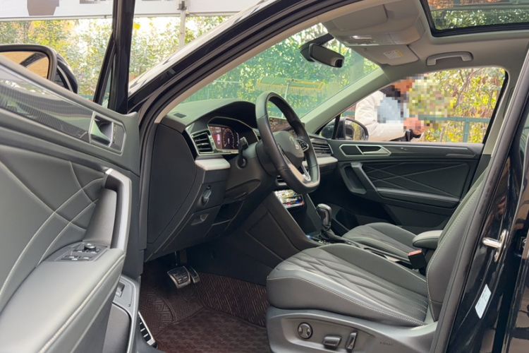 Used Volkswagen Tiguan L 2022 330TSI Automatic Two-Wheel Drive R-Line Enhanced Edition