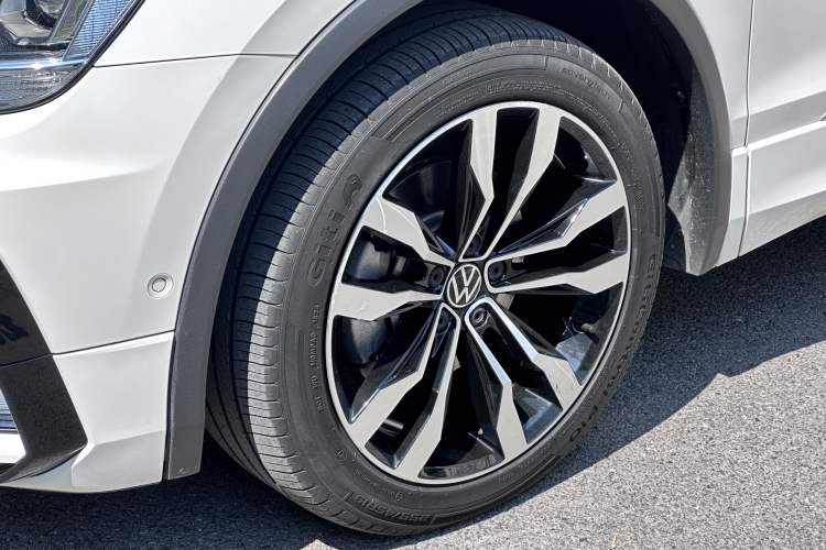 Used Volkswagen Tiguan L 2021 330TSI Automatic Two-Wheel Drive R-Line Enhanced Edition Exterior 7