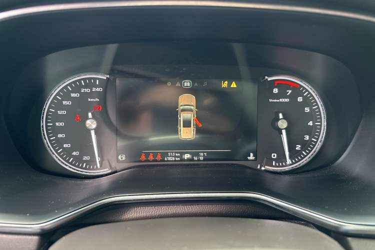 Used Roewe RX8 2018 30T Smart Connectivity Two-Wheel Drive Supreme Edition Odometer Close Up