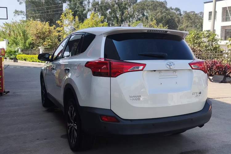 Used Toyota RAV4 2015 2.5L Automatic 4x4 Elite Edition
