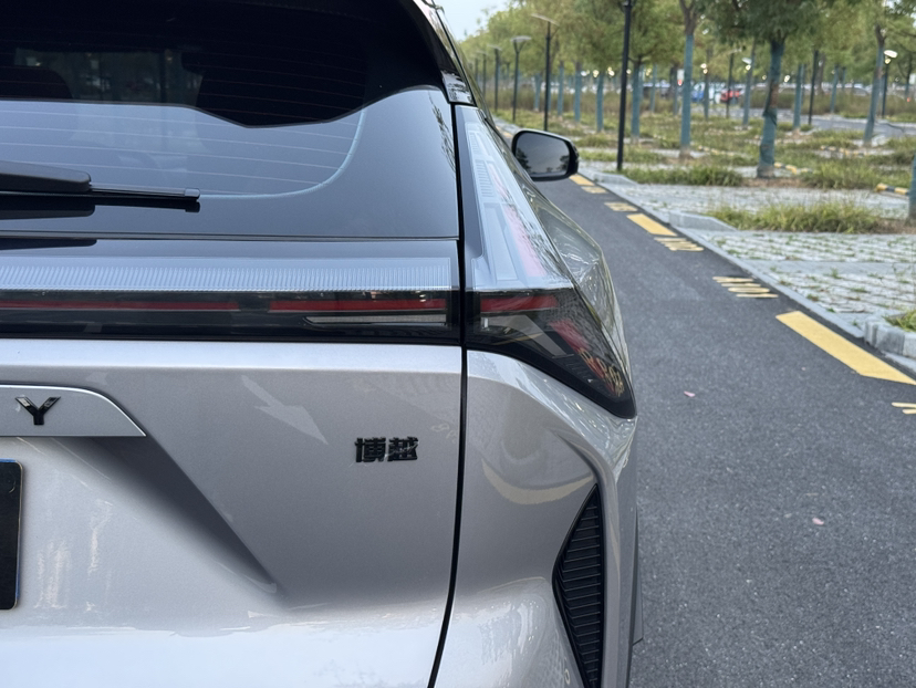 Geely Auto Emgrand X7 Sport 2026 Model 1.5TD Beloved — снимка 17