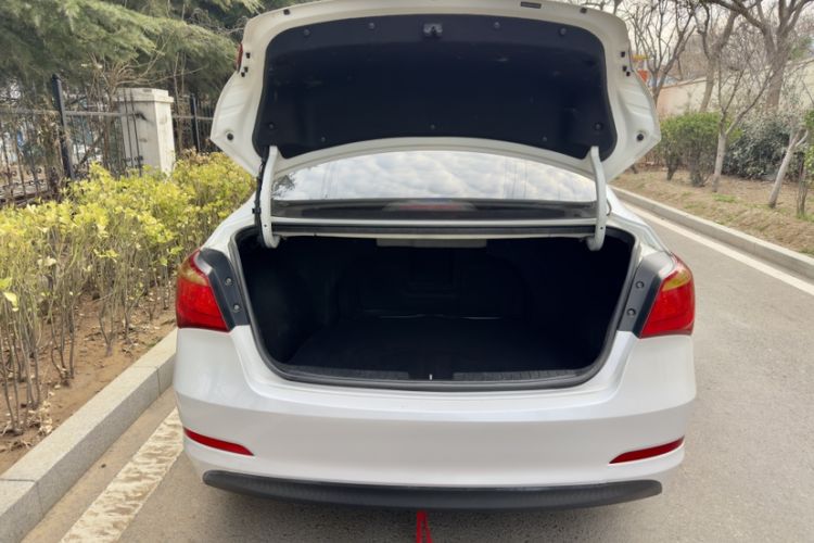 Used Hyundai Mistra 2014 1.8L Manual Comfort GL Model
