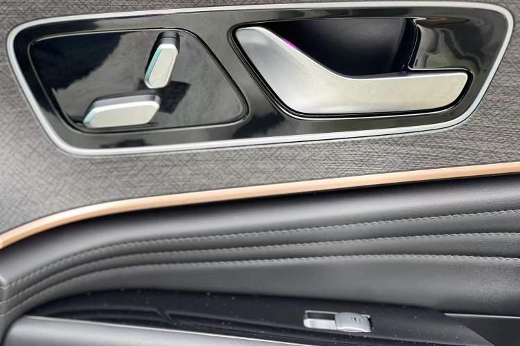 Used Chery Tiggo 9 2023 2.0T Dual-Clutch Two-Wheel Drive Luxury Edition 5 Seats Interior 9