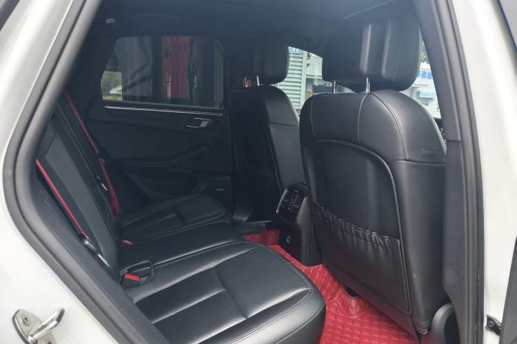 Used Porsche Macan 2021 Macan 2.0T Interior 4