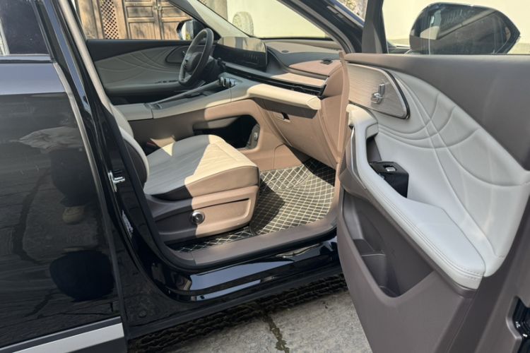 Used EXEED Stellar C-DM 2024 1.5T Long-Range Pro Interior 2