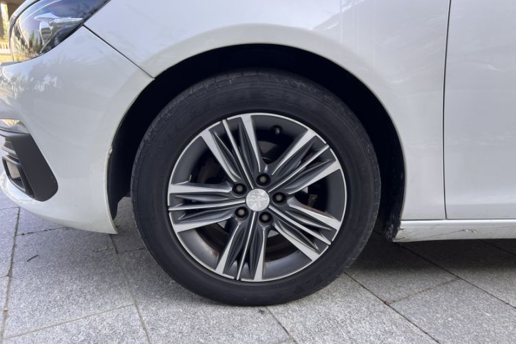 Used Peugeot 308 2016 1.6L Automatic Luxury Edition
