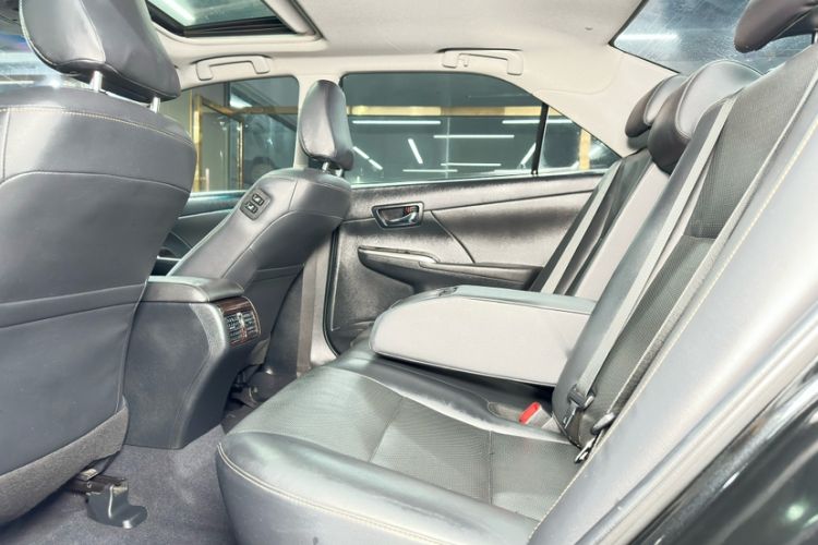 Used Toyota Camry 2016 2.0G 10th Anniversary Leading Edition
