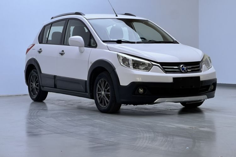 Used Venucia R50X 2015 1.6L Automatic Trend Edition