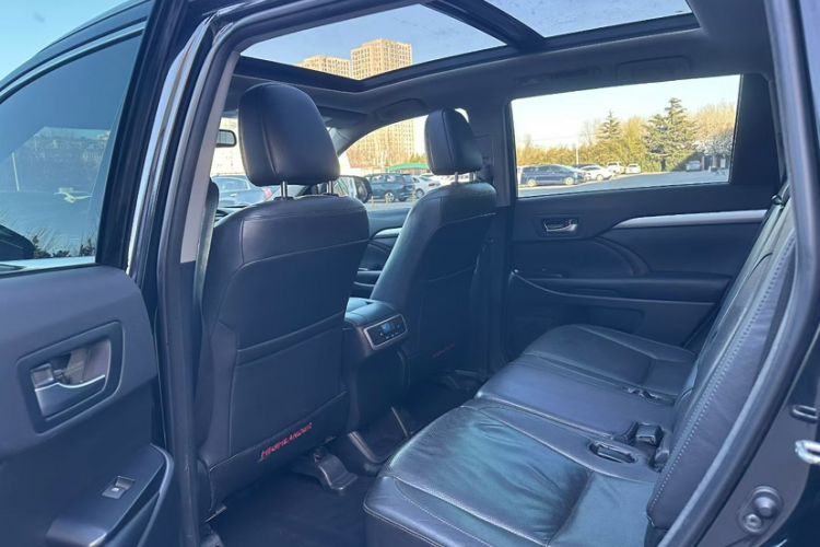 Used Toyota Highlander 2017 2.0T Four-Wheel Drive Luxury Edition 7 Seats
