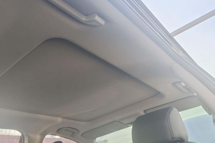 Used Honda CR-V 2021 240TURBO CVT Two-Wheel Drive Urban Edition Interior 5