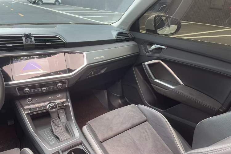 Used Audi Q3 2023 35 TFSI Fashion Dynamic Model (1.4T) Interior 9