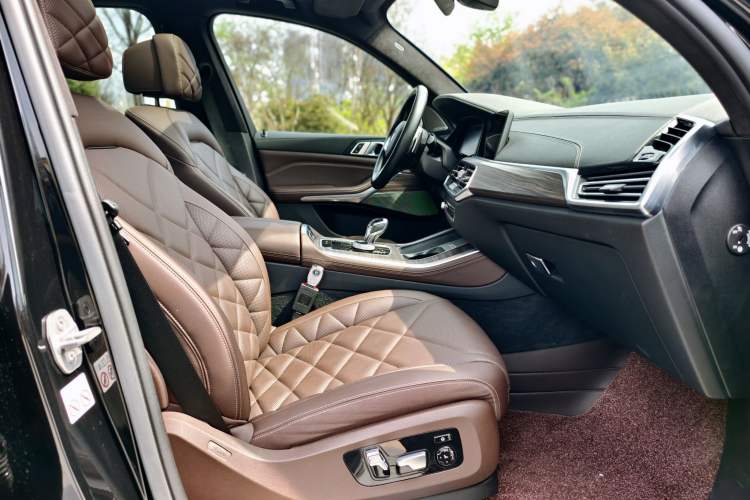 Used BMW X5 2022 Restyled xDrive 40Li M Sport Package Interior 3