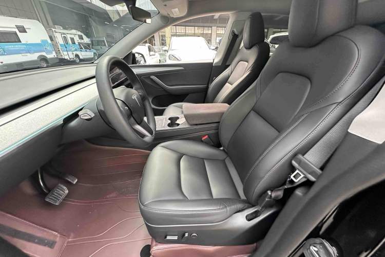 Used Tesla Model Y 2023 Rear-Wheel-Drive Version
