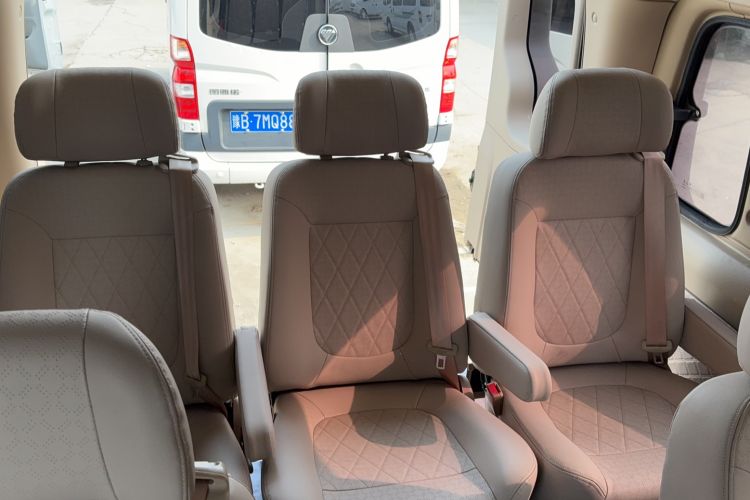 Used Foton Toano 2023 2.0T Compact Luxury Edition Manual Transmission Long Wheelbase Mid-Height Roof Rear Single Tire 9-Seater
