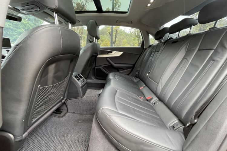 Used Audi A4L 2018 30th Anniversary Edition 40 TFSI Fashion Model Interior 3