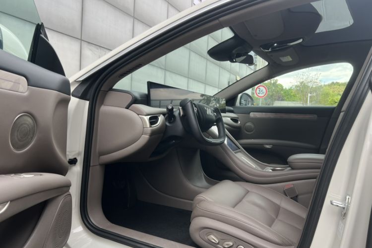 Used IM L6 2025 Ultra Model Interior 5