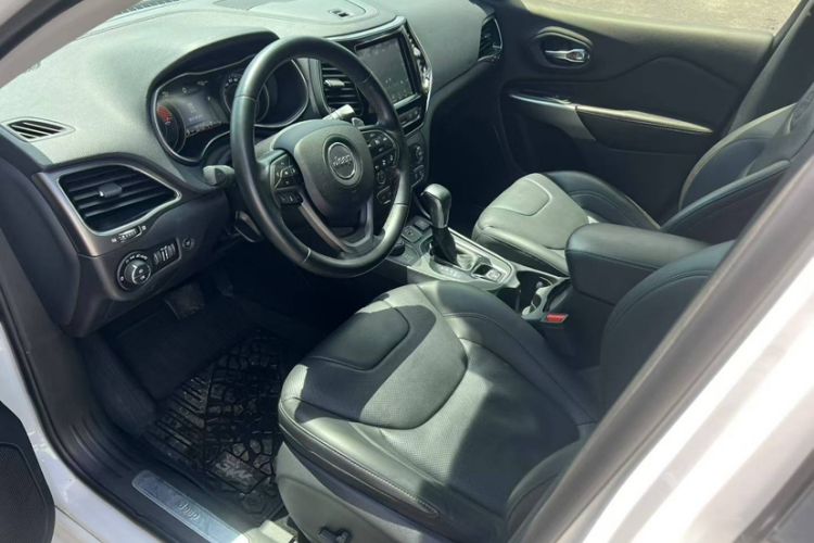 Used Jeep Cherokee 2019 2.0T Four-Wheel Drive All-Round Version China VI