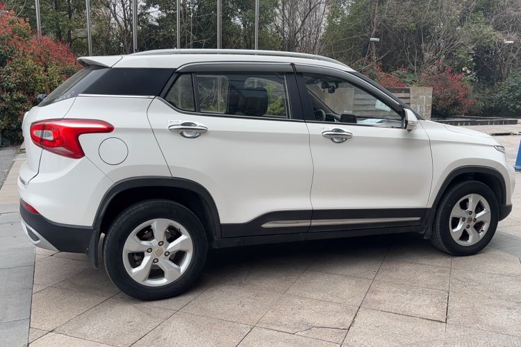 Used Baojun 510 2017 1.5L Manual Fashion Model
