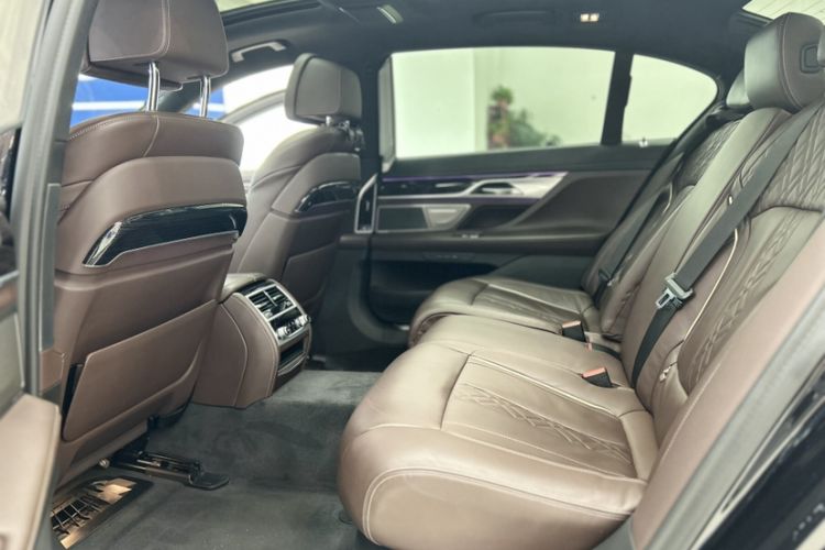 Used BMW 7 Series 2021 730Li M Sport Package
