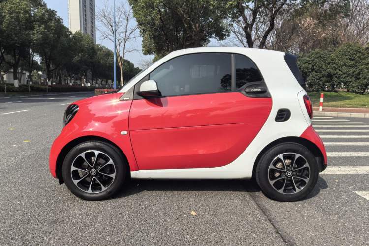 Used smart fortwo 2015 1.0L 52 kW Hardtop Passion Edition
